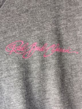 Red Bud Classic Scoopneck T-shirt in Gray with Script Logo